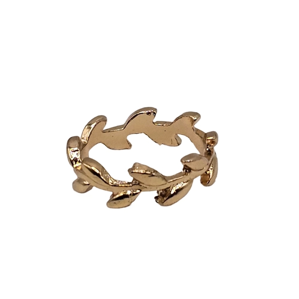 Gold-Toned Leaf Band Ring (Size 7.5)